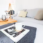 Casa Ueberall - Ruhige Dg-ferienwohnung Fuer 2 Erwachsene In Burg - Balkon Mit Abendsonne, Hochwertige Ausstattung, Ueberdachter E-bike-stellplatz, Naehe Zur Altstadt & Restaurants * Fehmarn