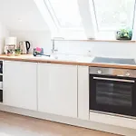 Casa Ueberall - Ruhige Dg-ferienwohnung Fuer 2 Erwachsene In Burg - Balkon Mit Abendsonne, Hochwertige Ausstattung, Ueberdachter E-bike-stellplatz, Naehe Zur Altstadt & Restaurants * Fehmarn