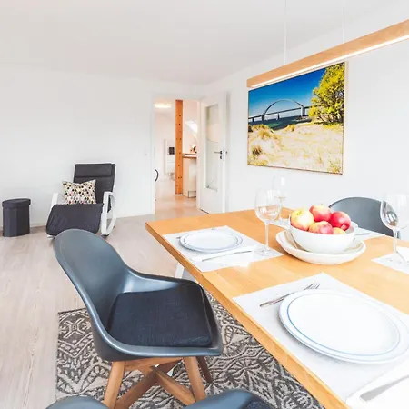 Casa Ueberall - Ruhige Dg-ferienwohnung Fuer 2 Erwachsene In Burg - Balkon Mit Abendsonne, Hochwertige Ausstattung, Ueberdachter E-bike-stellplatz, Naehe Zur Altstadt & Restaurants Fehmarn