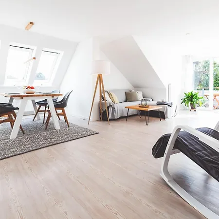 Casa Ueberall - Ruhige Dg-ferienwohnung Fuer 2 Erwachsene In Burg - Balkon Mit Abendsonne, Hochwertige Ausstattung, Ueberdachter E-bike-stellplatz, Naehe Zur Altstadt & Restaurants Φέμαρν