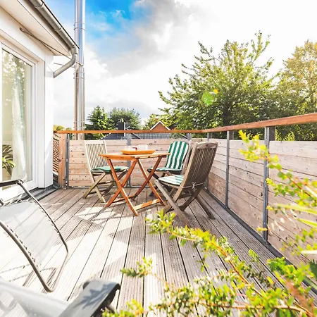 Casa Ueberall - Ruhige Dg-ferienwohnung Fuer 2 Erwachsene In Burg - Balkon Mit Abendsonne, Hochwertige Ausstattung, Ueberdachter E-bike-stellplatz, Naehe Zur Altstadt & Restaurants Διαμέρισμα *