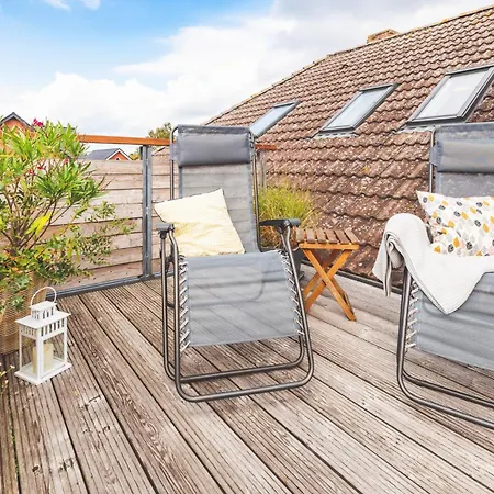 Casa Ueberall - Ruhige Dg-ferienwohnung Fuer 2 Erwachsene In Burg - Balkon Mit Abendsonne, Hochwertige Ausstattung, Ueberdachter E-bike-stellplatz, Naehe Zur Altstadt & Restaurants דירה *