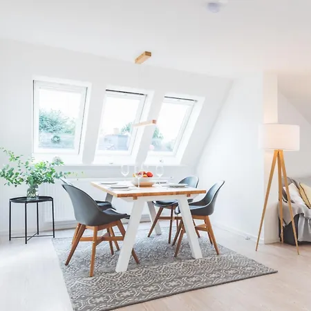 Casa Ueberall - Ruhige Dg-ferienwohnung Fuer 2 Erwachsene In Burg - Balkon Mit Abendsonne, Hochwertige Ausstattung, Ueberdachter E-bike-stellplatz, Naehe Zur Altstadt & Restaurants
