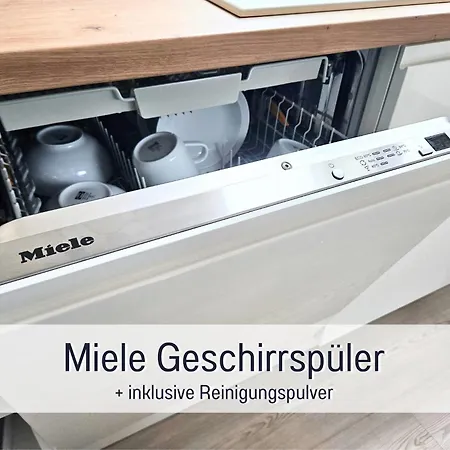 Casa Ueberall - Ruhige Dg-ferienwohnung Fuer 2 Erwachsene In Burg - Balkon Mit Abendsonne, Hochwertige Ausstattung, Ueberdachter E-bike-stellplatz, Naehe Zur Altstadt & Restaurants * Φέμαρν