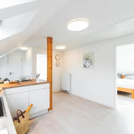 Casa Ueberall - Ruhige Dg-ferienwohnung Fuer 2 Erwachsene In Burg - Balkon Mit Abendsonne, Hochwertige Ausstattung, Ueberdachter E-bike-stellplatz, Naehe Zur Altstadt & Restaurants Διαμέρισμα *