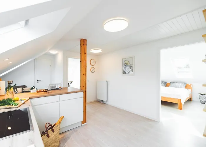 Casa Ueberall - Ruhige Dg-ferienwohnung Fuer 2 Erwachsene In Burg - Balkon Mit Abendsonne, Hochwertige Ausstattung, Ueberdachter E-bike-stellplatz, Naehe Zur Altstadt & Restaurants Appartement *